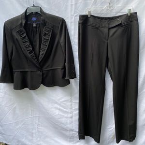 White House Black Market Woman’s Pant Suit